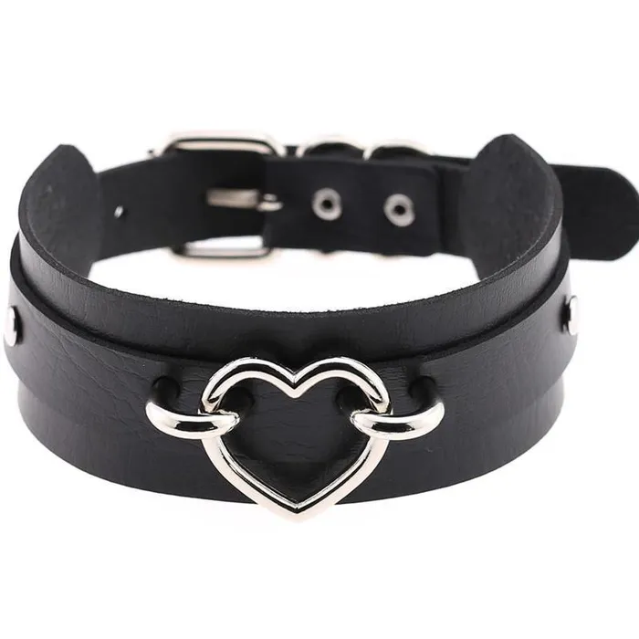 Restraints House of Dasein Necklaces Pendants Vegan Leather Heart Collar